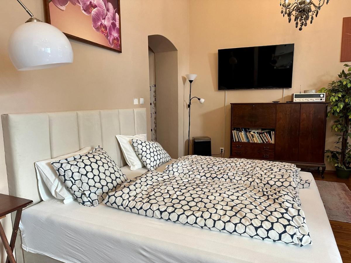 Home Away Main Square Apartment بوبراد المظهر الخارجي الصورة