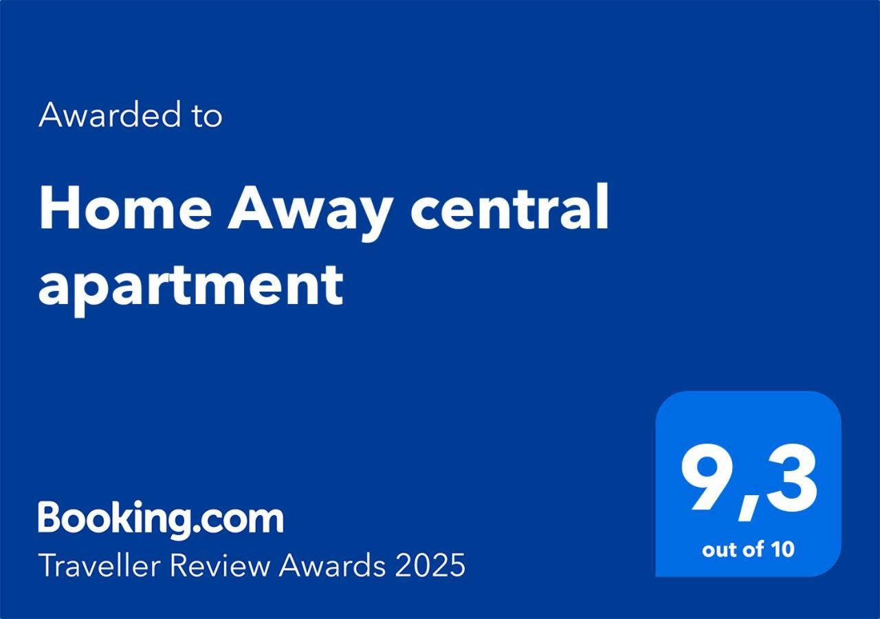 Home Away Main Square Apartment بوبراد المظهر الخارجي الصورة