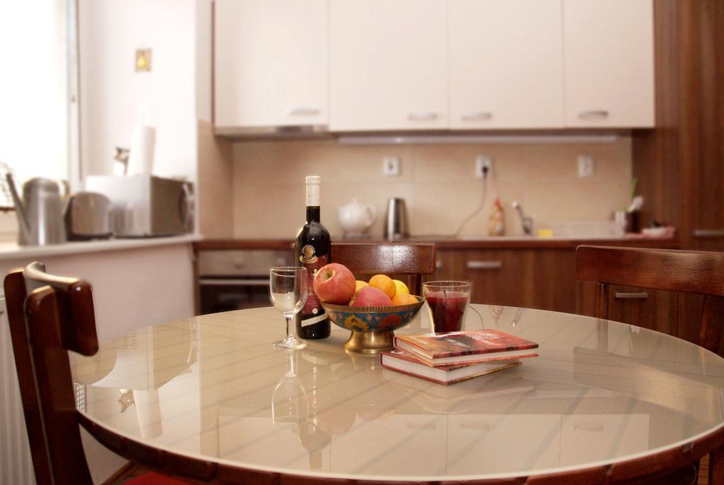 Home Away Main Square Apartment بوبراد المظهر الخارجي الصورة