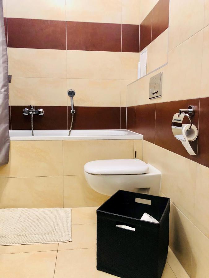 Home Away Main Square Apartment بوبراد المظهر الخارجي الصورة